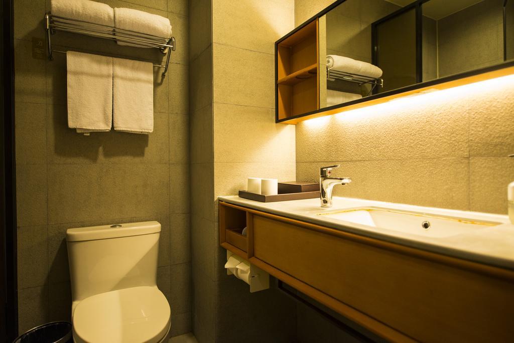 Ji Hotel Shanghai Lujiazui Екстериор снимка